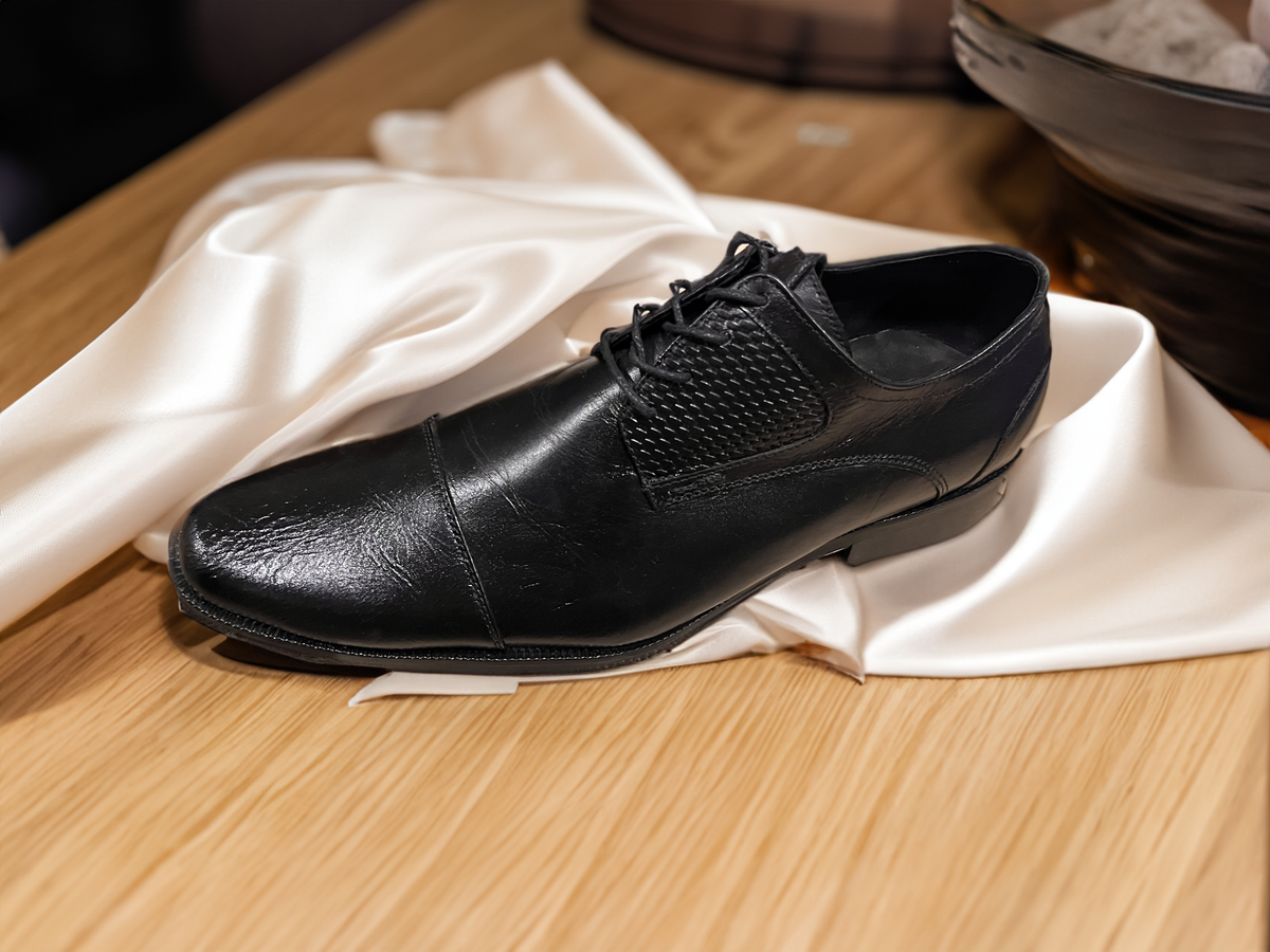 Zapato formal negro en cuero para hombre