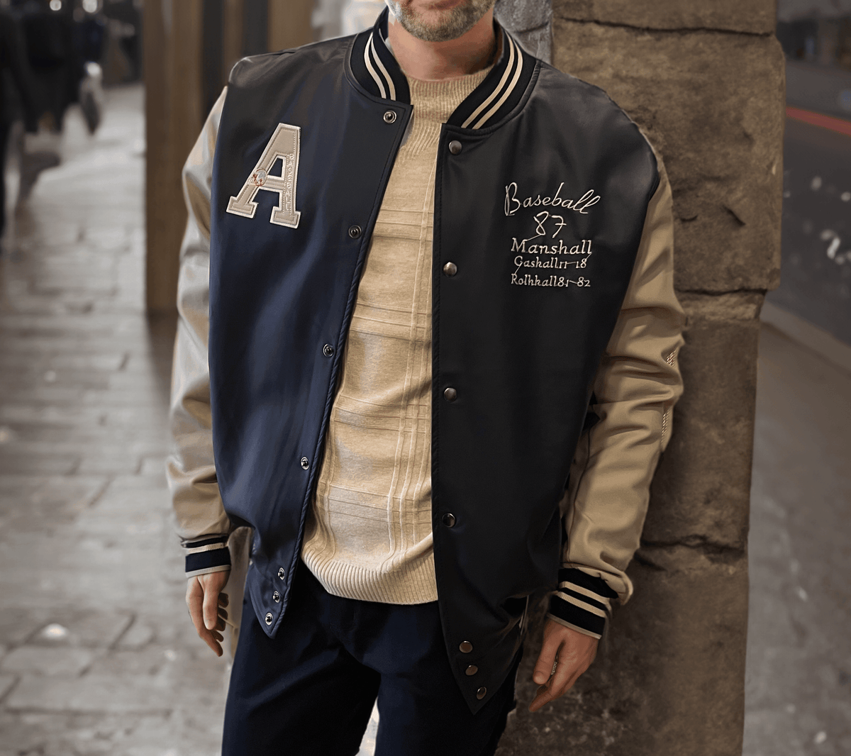 Chaqueta beisbolera azul para hombre