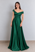 Vestido de Fiesta Largo Verde Esmeralda Satinado Hombro Descubierto | August