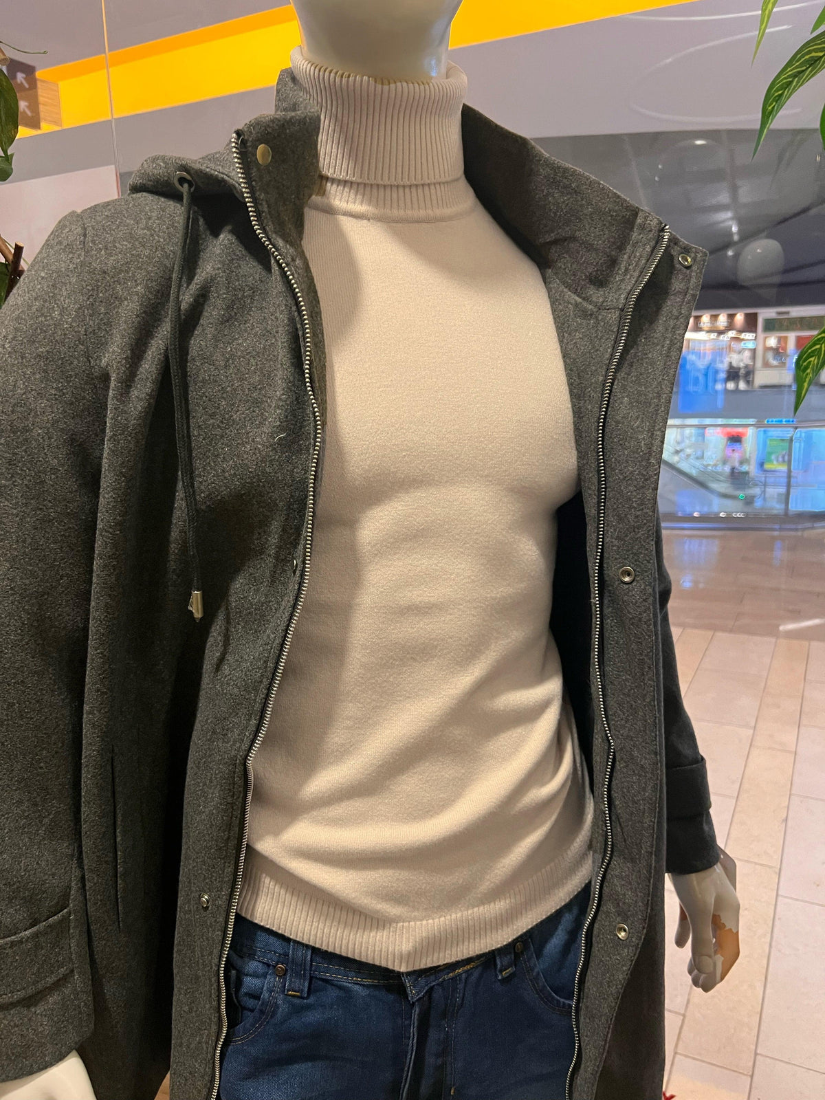 Suéter Buzo Cuello Tortuga – Beige-crema | AUGUST